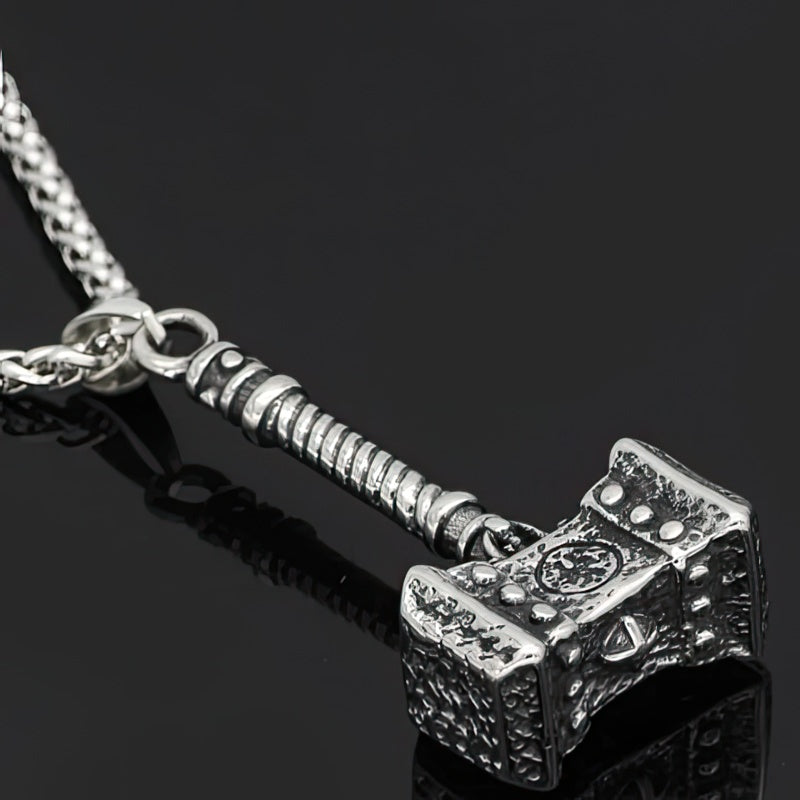 Přívěsek Mjolnir