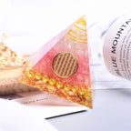 Pyramide Orgonite Beskyttelse & Meditasjon rosa livets blomst